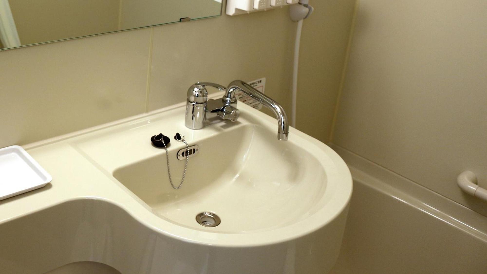 Toyoko Inn Saitama Misato Ekimae Exteriör bild